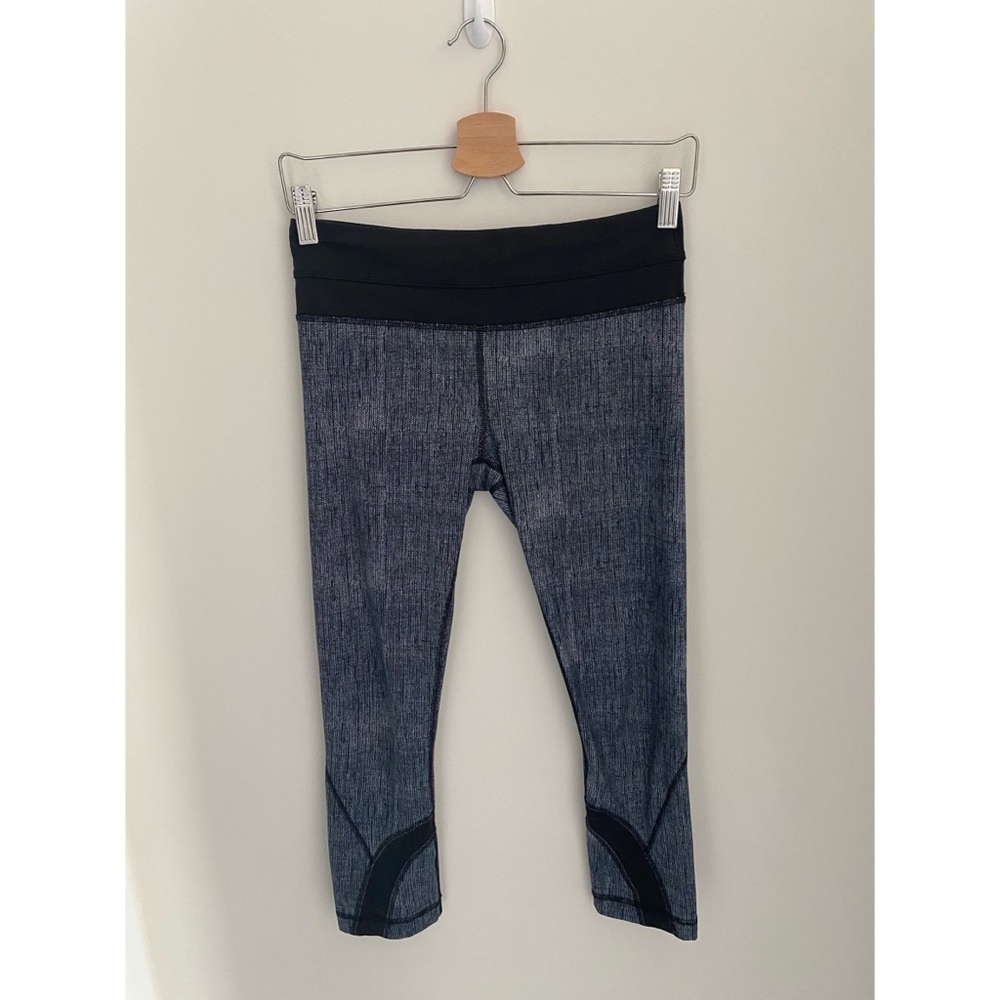 Lululemon grey and black‎ cropped leggings size 4